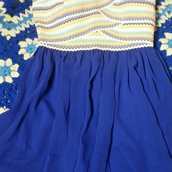 Dress - Picture 2 of 6